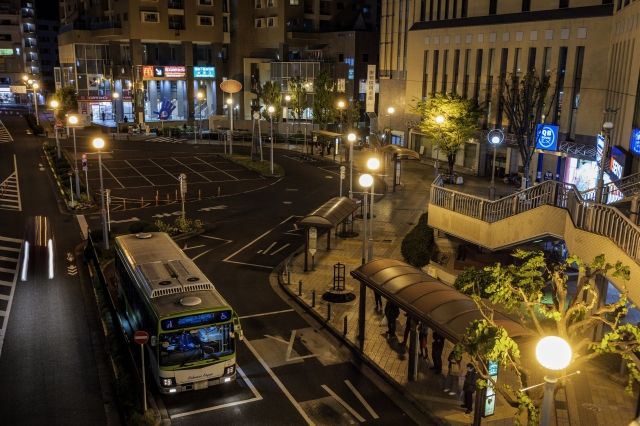 成増駅北口とバス（2023年）　26362931_s.jpg