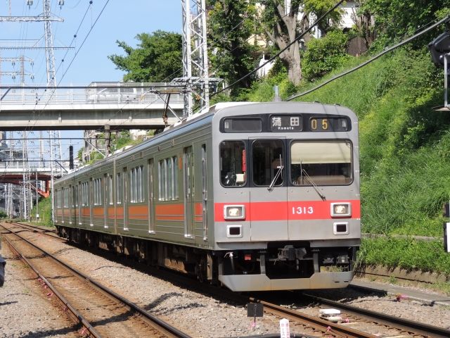 池上線の電車　30714074_s.jpg